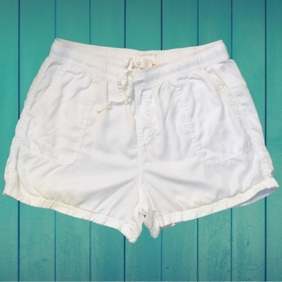 C&C California Front And Back Pocketed White Shorts Size Large - Picture 1 of 1